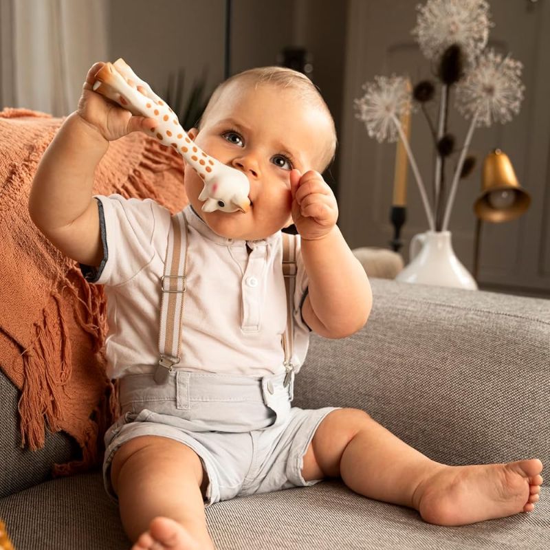 Natural Rubber Baby Teether Toy Giraffe Shaped, BPA Free, Soft and Safe